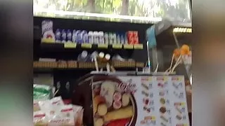 Quay len em nhan vien van phong 2