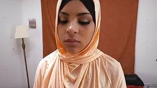 Arab Blows white guy