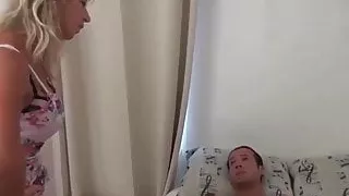 grand-mere est sexy et veut une baise anale