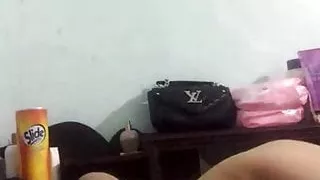 Lam shows her beauty 2