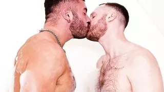 Tim Kruger fucks Zak Bray (BAREBACK).