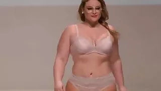 Plus size lingerie models