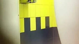 Molliger Kerl mit schönem Schwanz