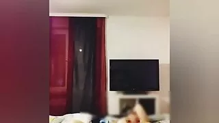 Sexy Frau macht es sich selbst mega Orgasmus