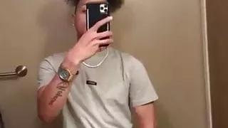 Ich wichse mit meinem großen Schwanz