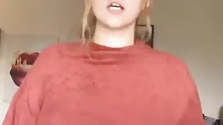 Katrina Marie AKA 'Carrott Cake' dancing on TikTok