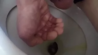 Analia pissende Schlampe für Mistress Alex