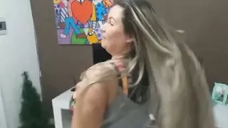 Youtuber Gleice Leitinynho - Sexy boobs blowing up the top