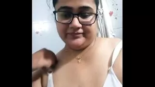 Big Boob Indian Girl On Cam - Red Saree