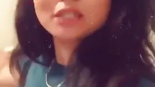 Sexy Hawaii chick shaking ass