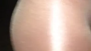 Crossdresser im String-Trikot und Tanzstrumpfhose