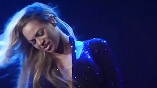 Beyonce sexy in blue