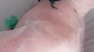 Bbw showering