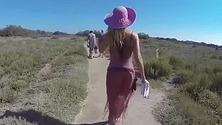 Flashing by going to the beach