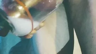 Aufgepumpter Schwanz und Eier