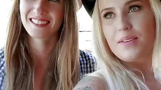 Cowgirl-Babes wecken das Interesse eines Cowboys und er fickt sie hart