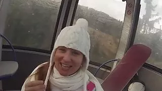 Rattiges Spermaluder lutscht im Skilift!