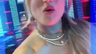 Joanna ''JoJo'' Levesque June 2020 online concert, cleavage