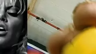 Flittchen, Erotik, Künstliche Titten, Fitness Studio, Retrosex, Oben Ohne