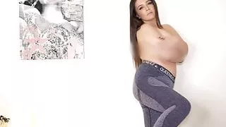 Italian girl big toe cameltoe camel toe leggings try on