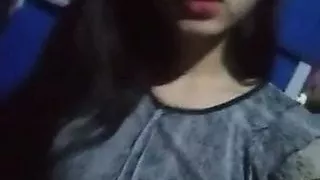 Filipina Zoe showing boddy