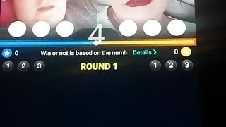 Gabriela grassa proasta cu ochelari