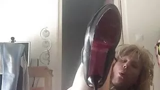 slut dildoing her ass