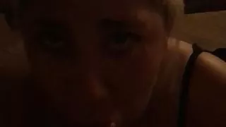 white bitch loves to get headfucked