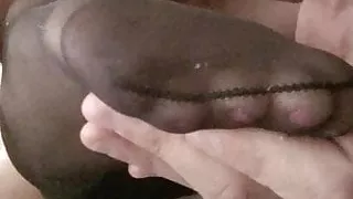 lechage plante de pieds nus et en nylon de ma salope