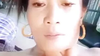Asian MILF Amateur Rubs Pussy