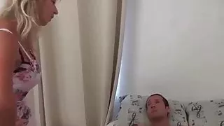 grand mere est excitee