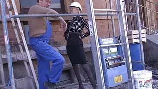 Amateur wife goes around draining balls