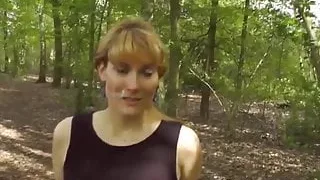 MILF im Park mit Wichse in der Fresse!