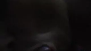 Amiga pagando uma aposta