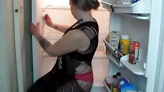 youtuber BRADI SKYES (brandiskyes), step mom cleaning uncensored