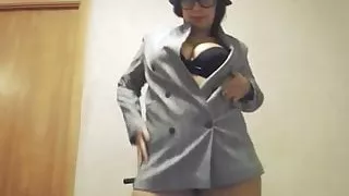 Horny Girl with Big Ass Strip and Play Pussy