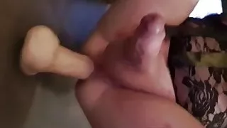 Spaß mit einem großen Dildo haben