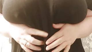 Huge Boobs and Hard Nipple Tease play