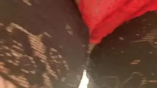 Ein Mann mit einem kleinen Schwanz