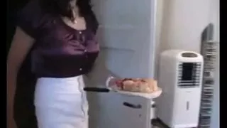 Mature crossdresser bake a cake and gets fucked