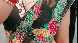 Bhabhi apne doodh dikhiya