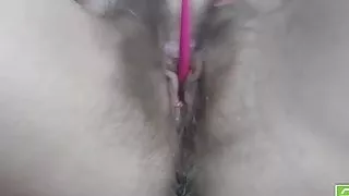 Extrem behaarte blonde Muschi Squirting