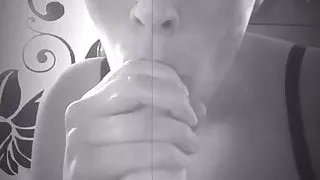 Ginger that loves to swallow