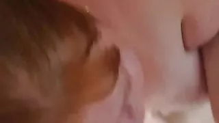 Big Louise boit la pisse de son maitre