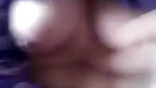 Pakistani girls show the boobs