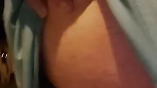 Nachts in meinem neuen grünen Kleid herumlaufen