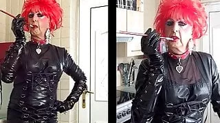 Mandy Rotschopf braucht einen großen Schwanz zum Lutschen