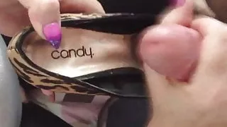 Wife gives hubby handjob & makes him cum in her smelly heels