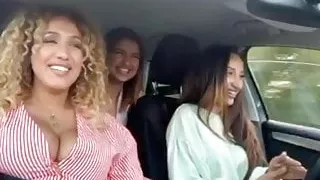 Periscope : De grosses mamelles