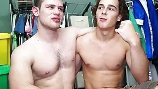 RB2796 Bisexual hunks Justin Owen and Kurtis Wolfe take tu